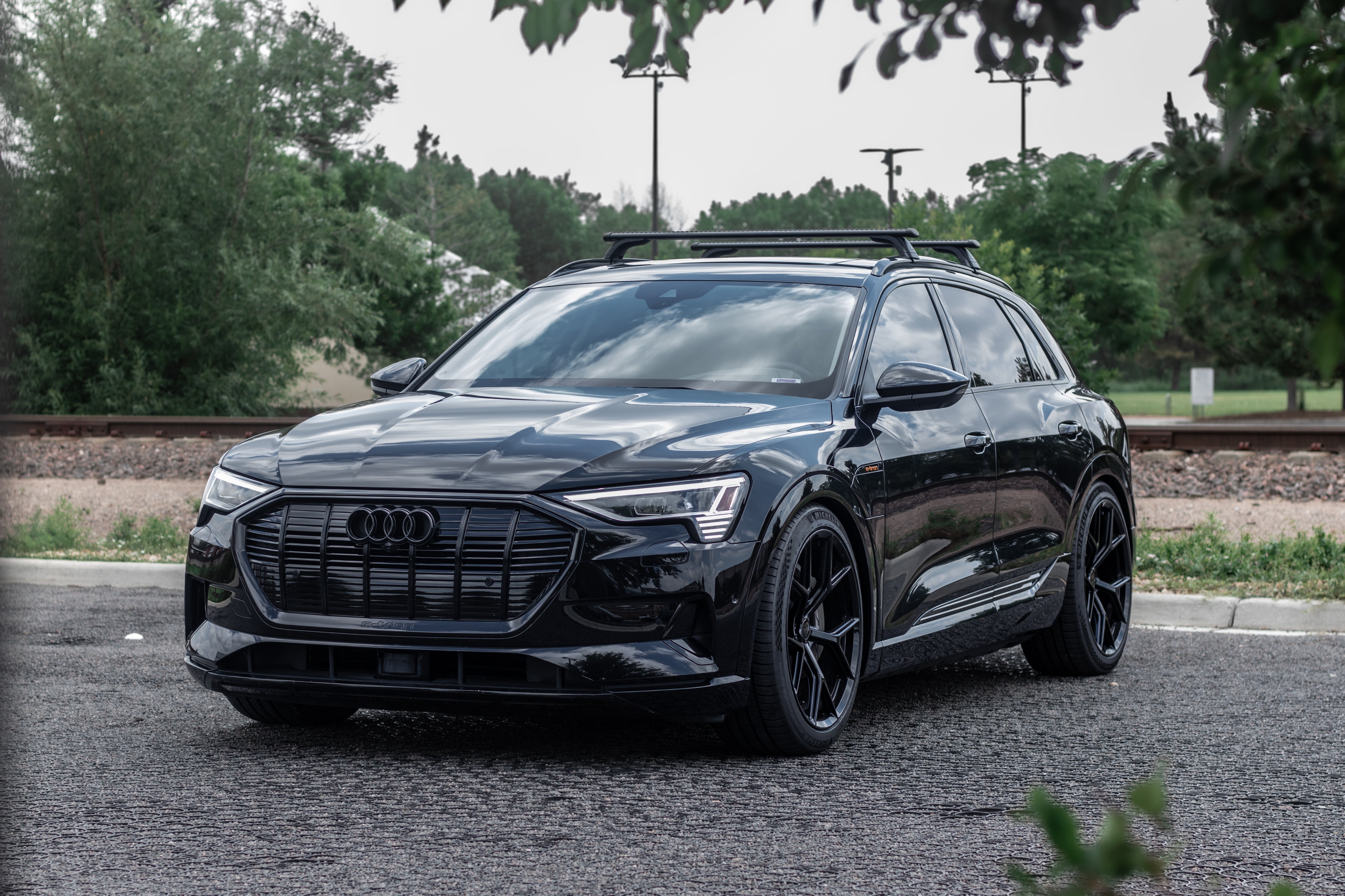 Audi e store tron all black